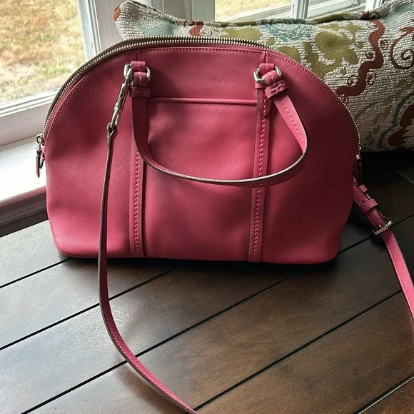 🌸END OF SUMMER SALE 🌸Pretty in Pink! Coach Bag with shoulder and hand straps - Picture 6 of 9